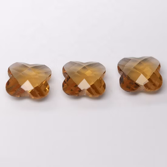 Pietra preziosa zultanite rotonda con doppio taglio cabochon a scacchiera e cambio di colore per l'incastonatura di gioielli
